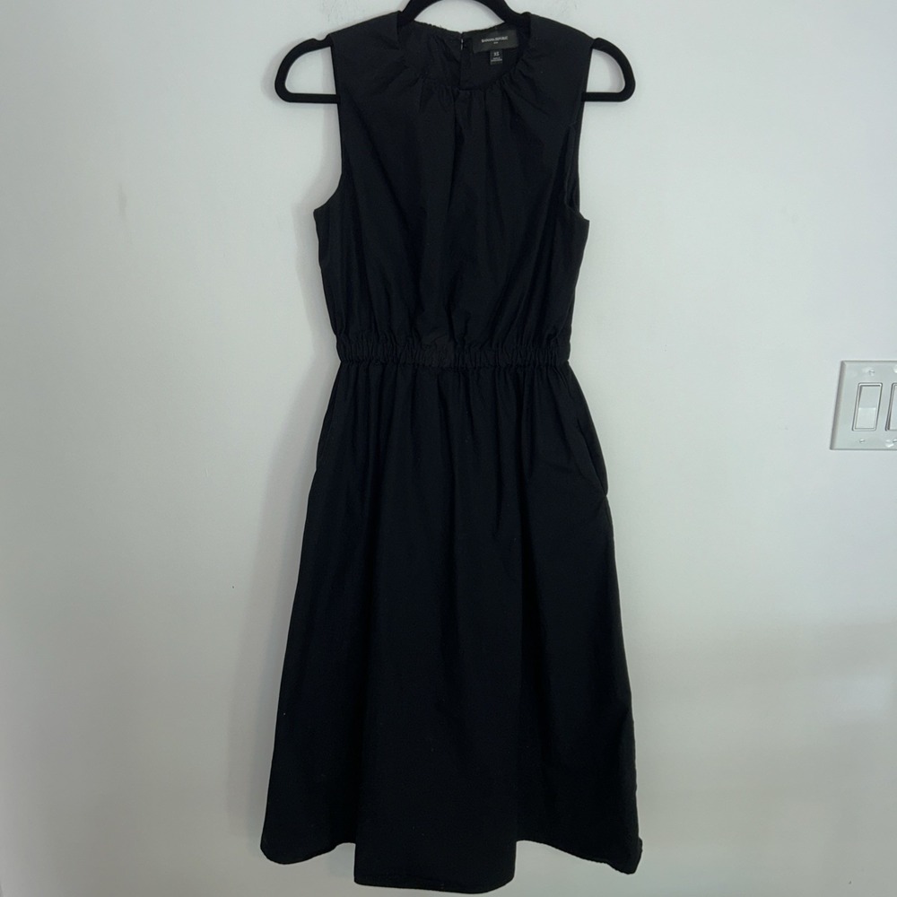 Banana Republic XS Black Gathered Crew Neck Line‎ Elastic Waist Long Dress